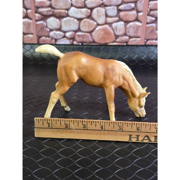 Breyer Model Horse Traditional GRAZING FOAL #A98 - Picture 9 of 10